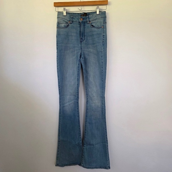 Forever 21 Denim - Forever‎ 21 Flare Jeans - 25